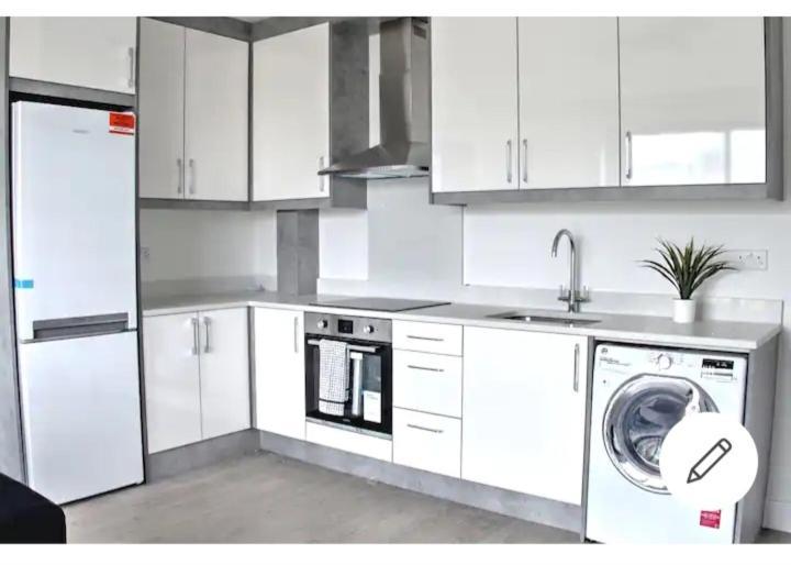 Cozy 2 Bedrooms Apartment Canvey Island 외부 사진
